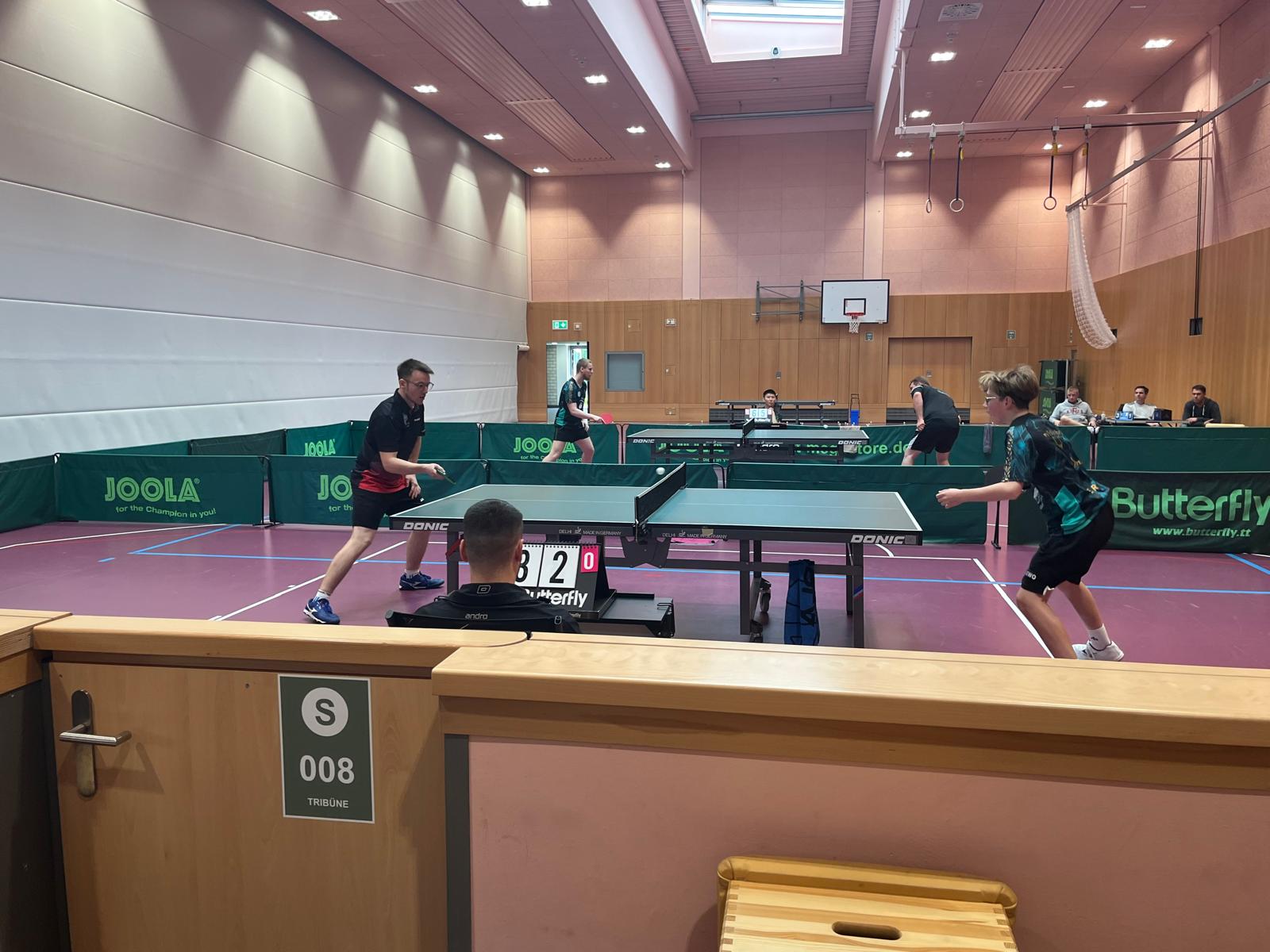 Ohne Glück in der ersten Einzelrunde war das hintere Paarkreuz, aus Torben Faßnacht und Rafael Stenzel.