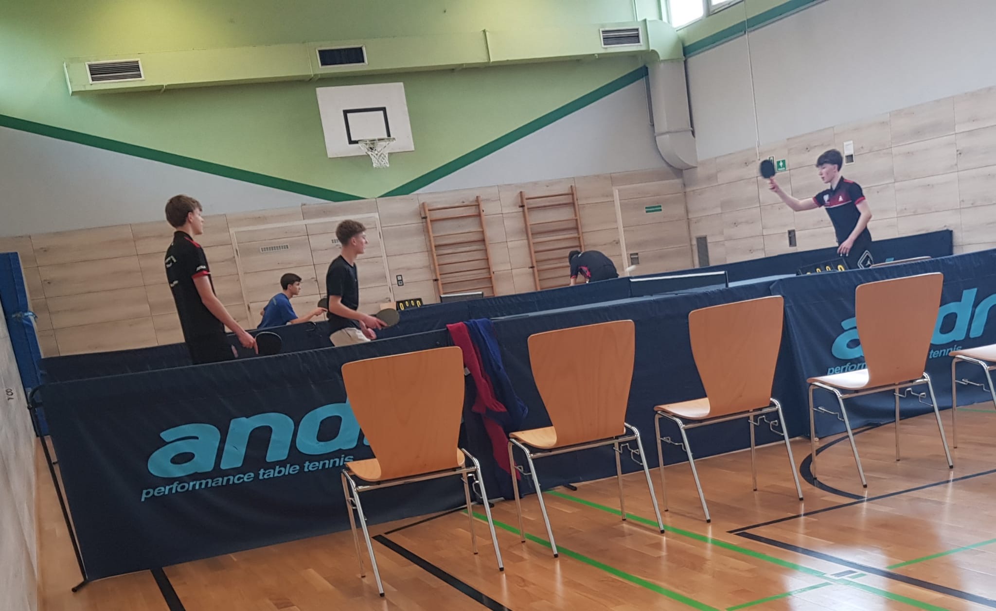 Nach dem Einspielen führten Mika und Alessio ihre Serie von keiner einzigen Doppelniederlage seid knapp 2 Jahren fort